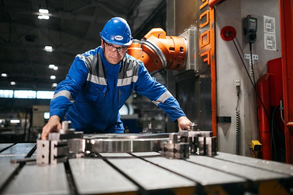Advanced manufacturing quality control system in action